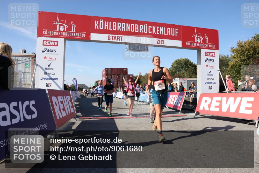 03.10.2025 - Köhlbrandbrückenlauf Lena Gebhardt http://msf.ph/oto/9061680 03.10.2025 13:11:29 Ziel 4158, 4293, 4315, 4325, 4427, 4501, 4597, 4999, 5145, 5754, 5794, 5939, 6028, 6080, 6563, 6680, 6685, 6686, 6690, 6691, 6726 meine-sportfotos.de