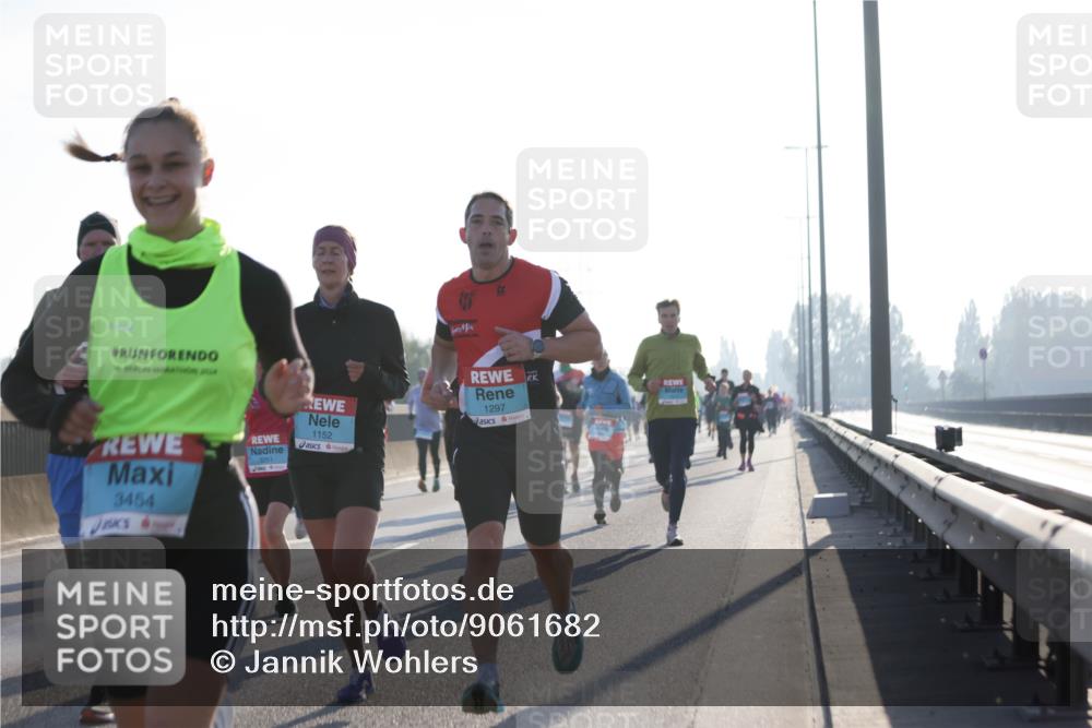 03.10.2025 - Köhlbrandbrückenlauf Jannik Wohlers http://msf.ph/oto/9061682 03.10.2025 09:15:11 Position 3 3454, 1152, 1297 meine-sportfotos.de