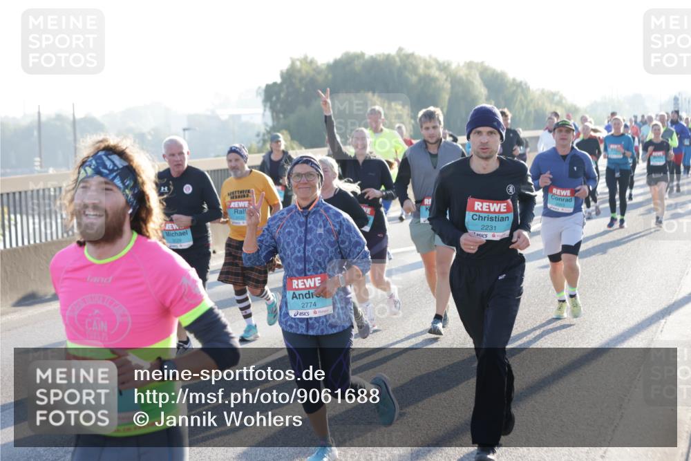 03.10.2025 - Köhlbrandbrückenlauf Jannik Wohlers http://msf.ph/oto/9061688 03.10.2025 09:23:10 Position 3 2209, 3129, 2774, 2231 meine-sportfotos.de
