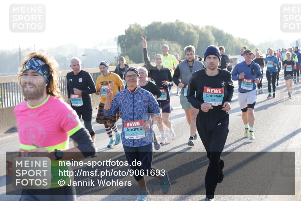 03.10.2025 - Köhlbrandbrückenlauf Jannik Wohlers http://msf.ph/oto/9061693 03.10.2025 09:23:10 Position 3 2209, 2774, 2231 meine-sportfotos.de