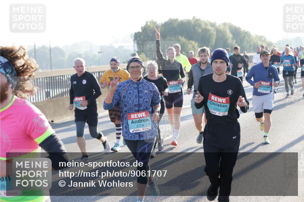 03.10.2025 - Köhlbrandbrückenlauf Jannik Wohlers http://msf.ph/oto/9061707 03.10.2025 09:23:10 Position 3 98, 2774, 2314, 2231 meine-sportfotos.de
