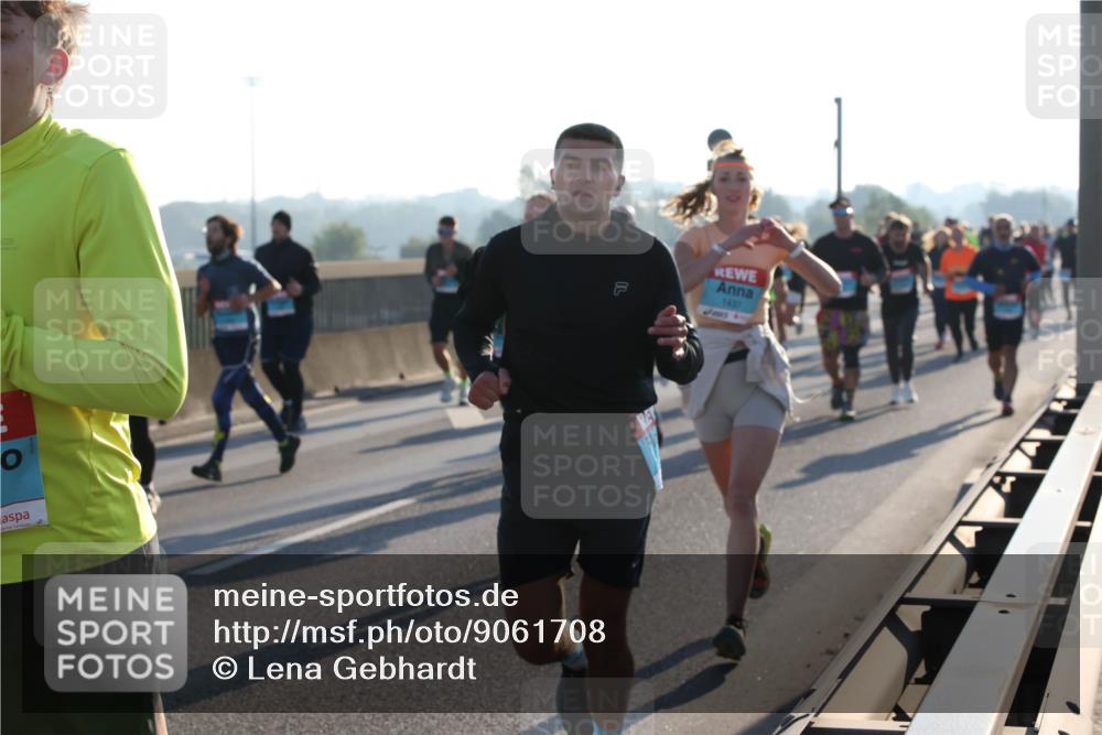 03.10.2025 - Köhlbrandbrückenlauf Lena Gebhardt http://msf.ph/oto/9061708 03.10.2025 09:19:53 Position 1 1437 meine-sportfotos.de