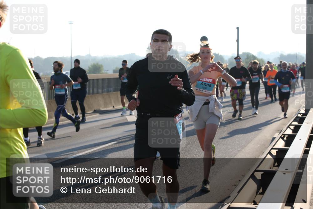 03.10.2025 - Köhlbrandbrückenlauf Lena Gebhardt http://msf.ph/oto/9061716 03.10.2025 09:19:53 Position 1 1437 meine-sportfotos.de