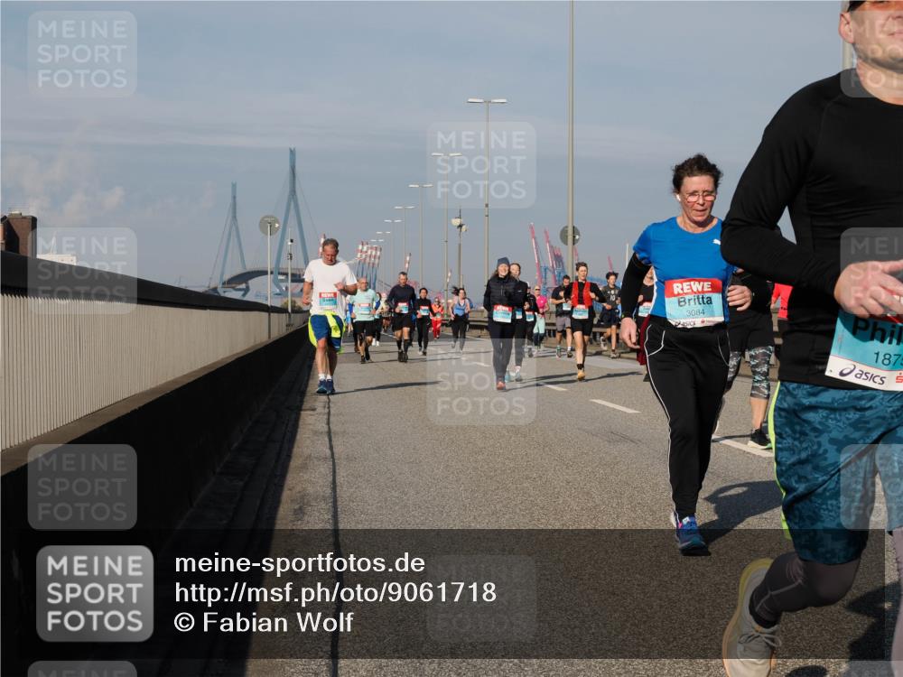 03.10.2025 - Köhlbrandbrückenlauf Fabian Wolf http://msf.ph/oto/9061718 03.10.2025 10:05:53 Position 3 3084, 1875 meine-sportfotos.de
