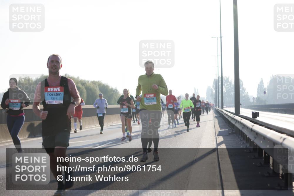 03.10.2025 - Köhlbrandbrückenlauf Jannik Wohlers http://msf.ph/oto/9061754 03.10.2025 09:15:13 Position 3 1274, 1517 meine-sportfotos.de