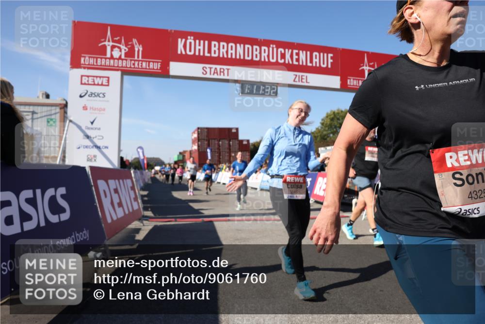 03.10.2025 - Köhlbrandbrückenlauf Lena Gebhardt http://msf.ph/oto/9061760 03.10.2025 13:11:32 Ziel 4158, 4315, 4325, 4427, 4501, 4538, 4597, 4617, 4777, 4799, 4845, 4999, 5145, 5794, 5939, 6028, 6217, 6218, 6517, 6563, 6680, 6689, 6690, 6691, 6726 meine-sportfotos.de