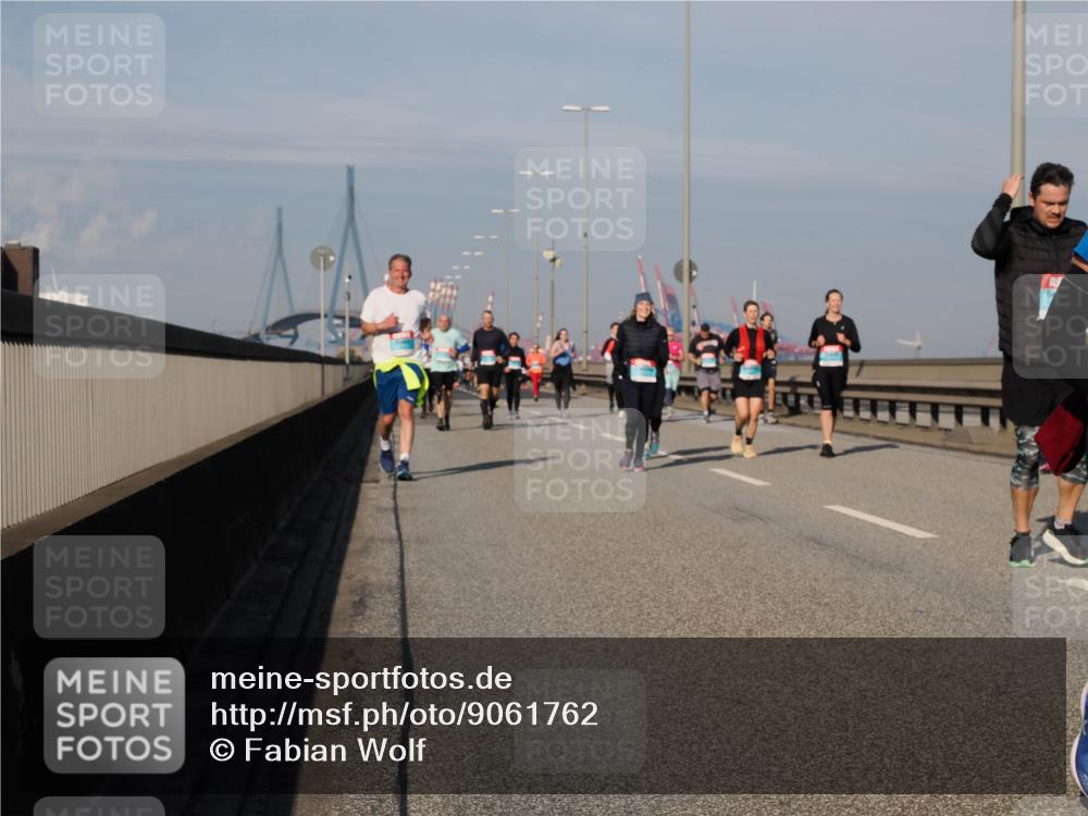 03.10.2025 - Köhlbrandbrückenlauf Fabian Wolf http://msf.ph/oto/9061762 03.10.2025 10:05:54 Position 3  meine-sportfotos.de