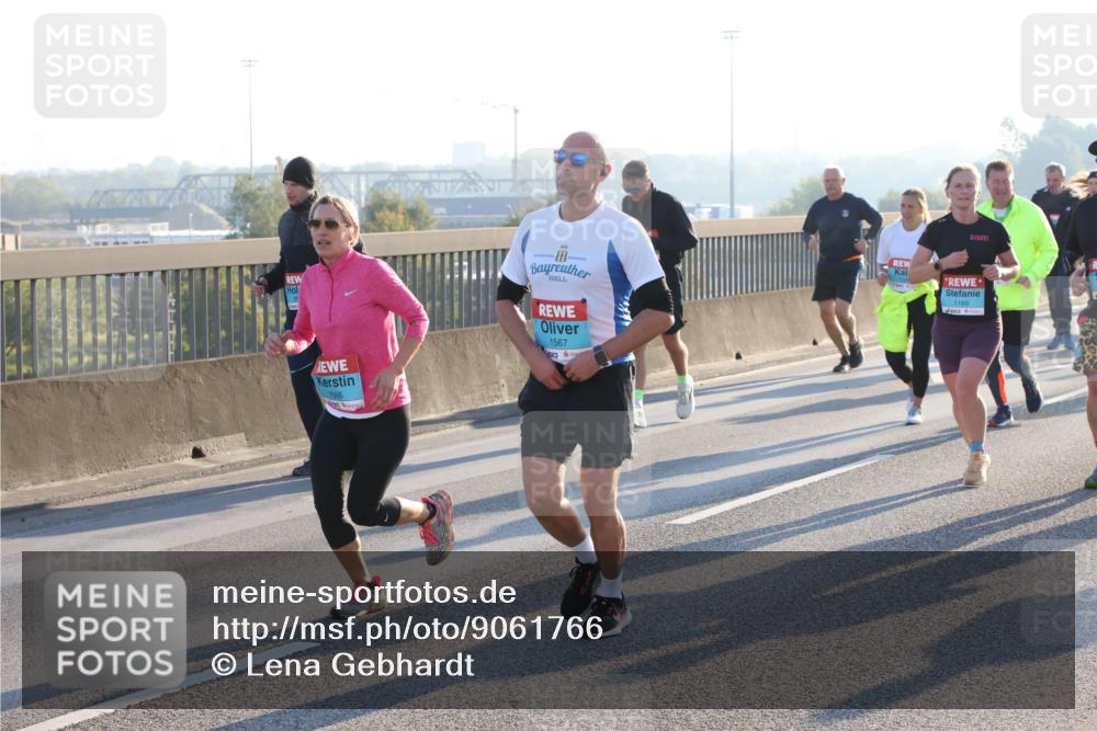03.10.2025 - Köhlbrandbrückenlauf Lena Gebhardt http://msf.ph/oto/9061766 03.10.2025 09:19:55 Position 1 1169, 1566, 1567 meine-sportfotos.de