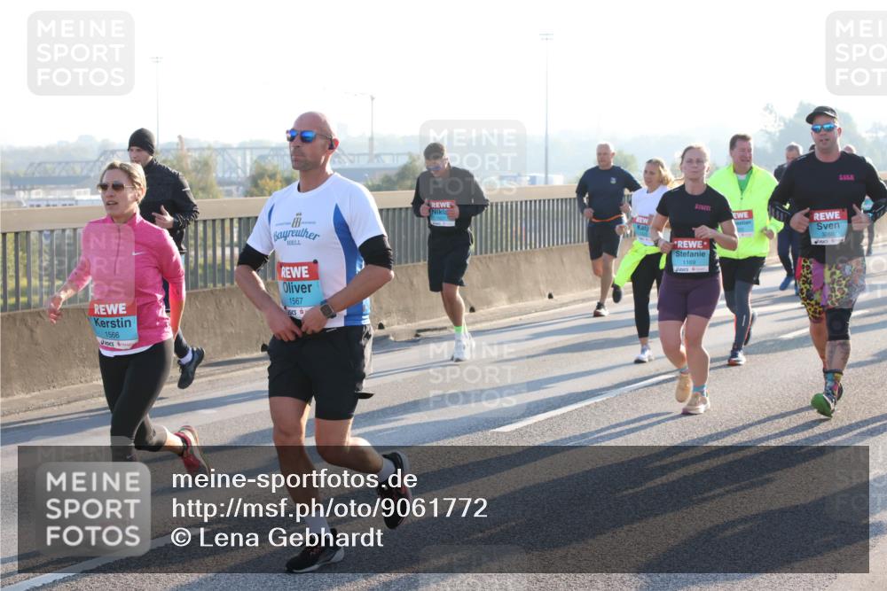 03.10.2025 - Köhlbrandbrückenlauf Lena Gebhardt http://msf.ph/oto/9061772 03.10.2025 09:19:56 Position 1 1566, 1567, 3268, 1169 meine-sportfotos.de