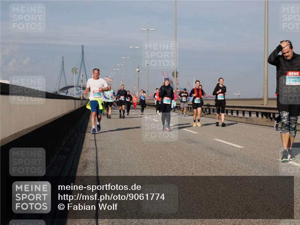 03.10.2025 - Köhlbrandbrückenlauf Fabian Wolf http://msf.ph/oto/9061774 03.10.2025 10:05:55 Position 3 1759 meine-sportfotos.de