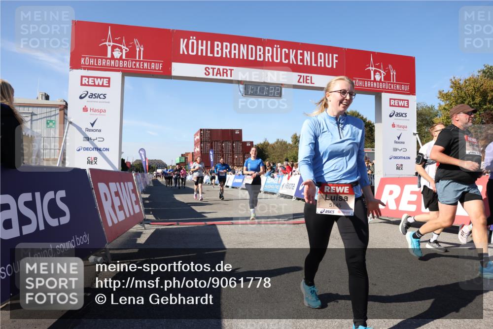 03.10.2025 - Köhlbrandbrückenlauf Lena Gebhardt http://msf.ph/oto/9061778 03.10.2025 13:11:32 Ziel 4158, 4315, 4325, 4427, 4501, 4538, 4597, 4617, 4777, 4799, 4845, 4999, 5145, 5794, 5939, 6028, 6217, 6218, 6517, 6563, 6680, 6689, 6690, 6691, 6726 meine-sportfotos.de