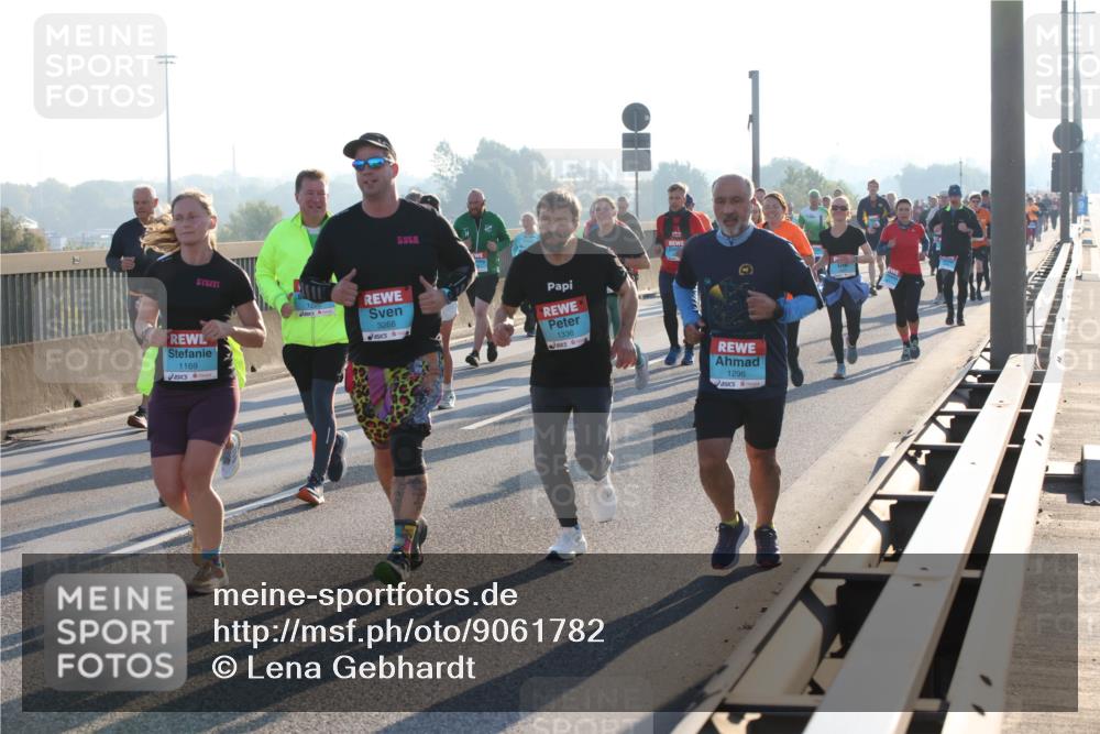 03.10.2025 - Köhlbrandbrückenlauf Lena Gebhardt http://msf.ph/oto/9061782 03.10.2025 09:19:56 Position 1 1169, 3268, 1336, 1296 meine-sportfotos.de