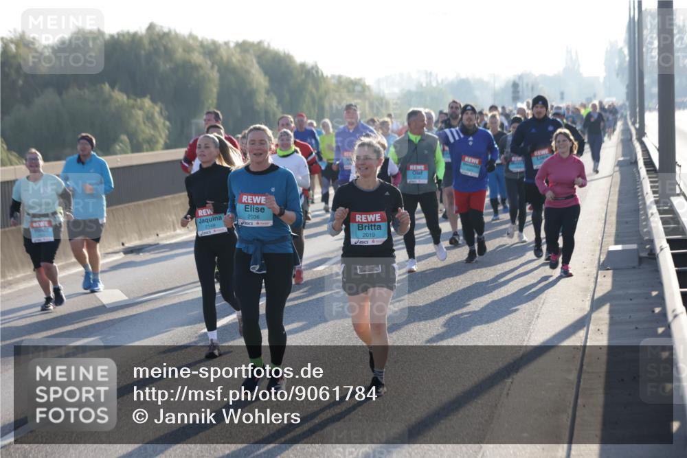 03.10.2025 - Köhlbrandbrückenlauf Jannik Wohlers http://msf.ph/oto/9061784 03.10.2025 09:23:14 Position 3 2149, 2036, 2019 meine-sportfotos.de