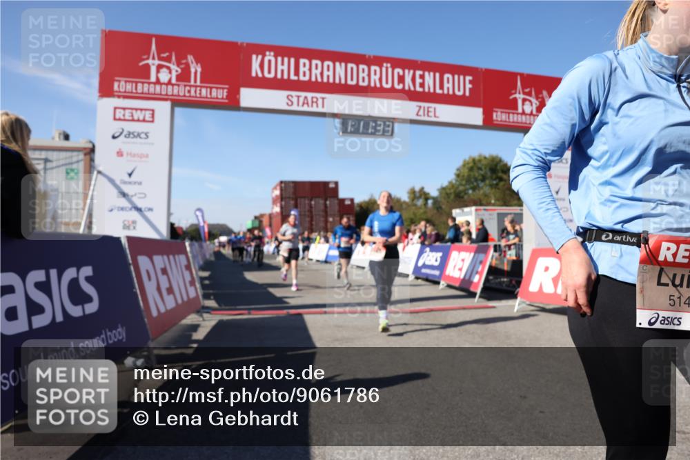 03.10.2025 - Köhlbrandbrückenlauf Lena Gebhardt http://msf.ph/oto/9061786 03.10.2025 13:11:33 Ziel 4158, 4315, 4325, 4427, 4501, 4538, 4597, 4617, 4777, 4799, 4845, 4999, 5145, 5794, 5939, 6028, 6217, 6218, 6517, 6563, 6680, 6689, 6690, 6691 meine-sportfotos.de