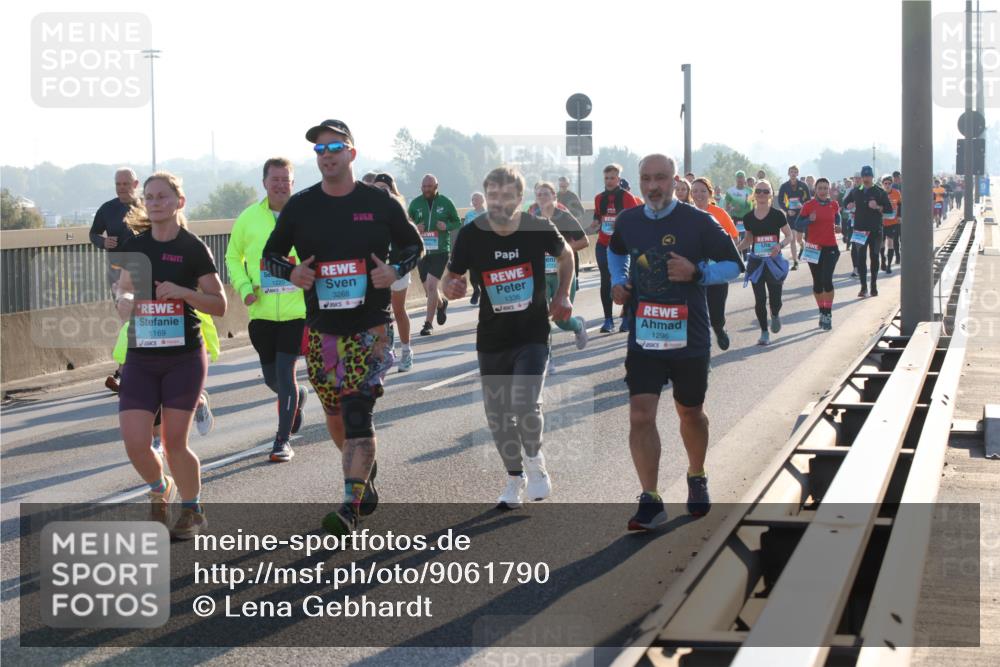 03.10.2025 - Köhlbrandbrückenlauf Lena Gebhardt http://msf.ph/oto/9061790 03.10.2025 09:19:56 Position 1 1169, 1220, 3268, 1336, 1296 meine-sportfotos.de
