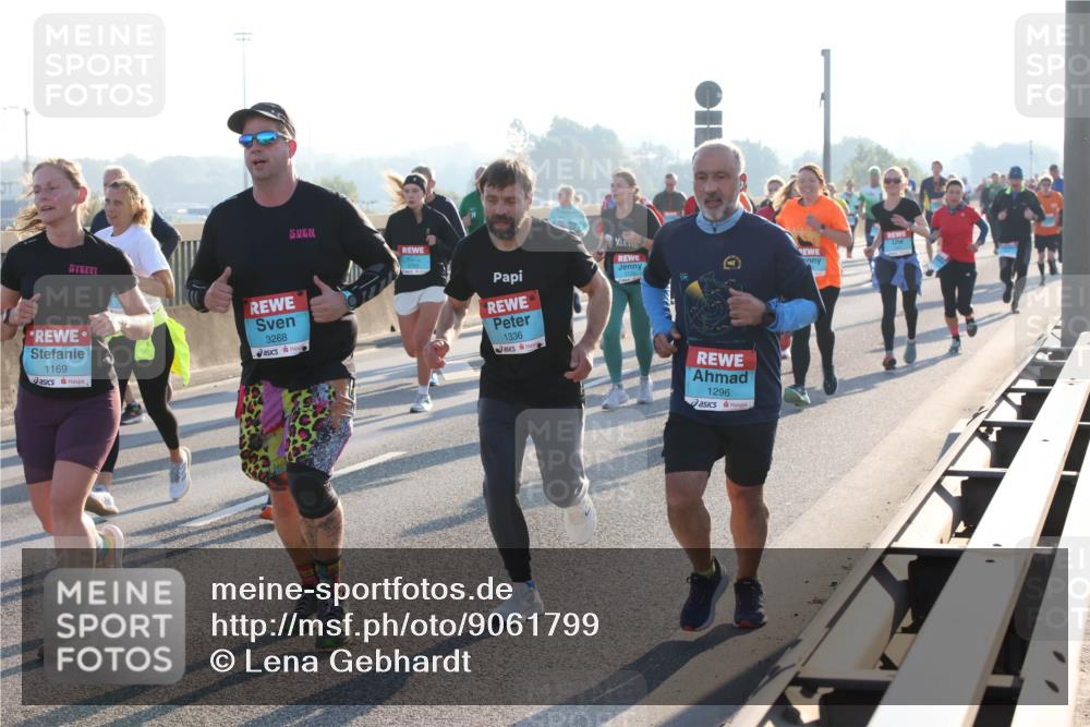 03.10.2025 - Köhlbrandbrückenlauf Lena Gebhardt http://msf.ph/oto/9061799 03.10.2025 09:19:57 Position 1 1169, 3268, 1336, 1296 meine-sportfotos.de