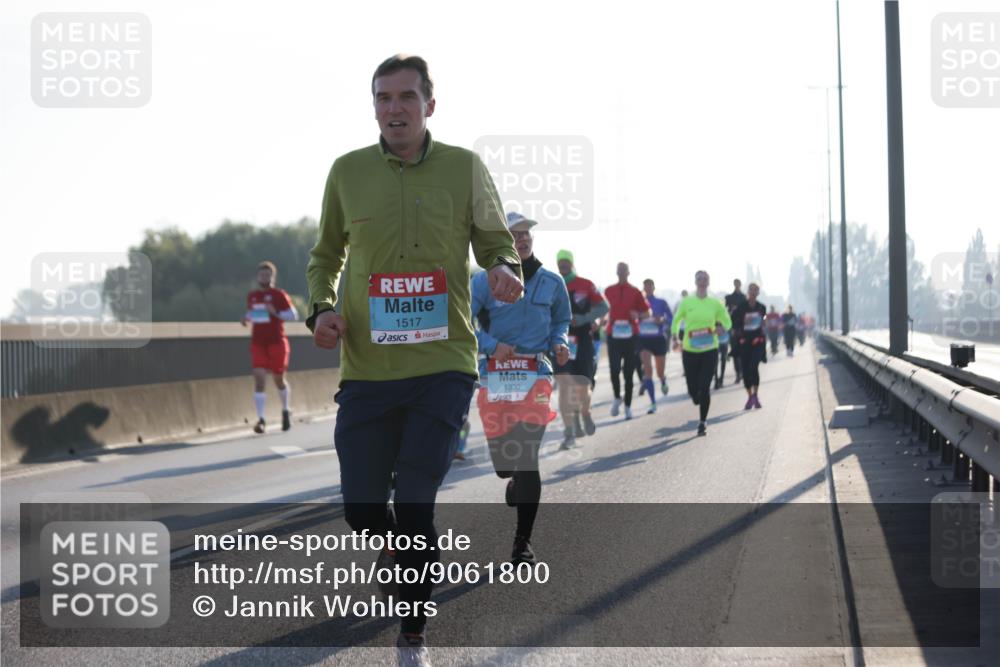 03.10.2025 - Köhlbrandbrückenlauf Jannik Wohlers http://msf.ph/oto/9061800 03.10.2025 09:15:14 Position 3 1517, 1330 meine-sportfotos.de