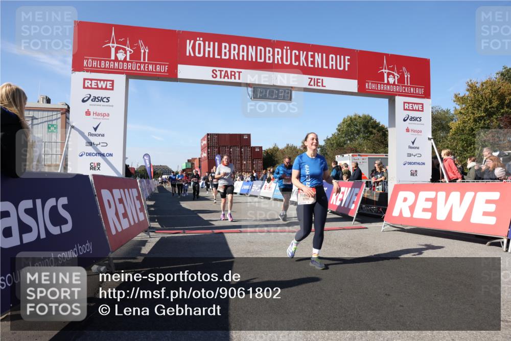 03.10.2025 - Köhlbrandbrückenlauf Lena Gebhardt http://msf.ph/oto/9061802 03.10.2025 13:11:34 Ziel 4158, 4315, 4325, 4427, 4501, 4538, 4617, 4777, 4782, 4799, 4845, 4999, 5145, 5794, 5939, 6028, 6217, 6218, 6517, 6563, 6680, 6689, 6690, 6691 meine-sportfotos.de