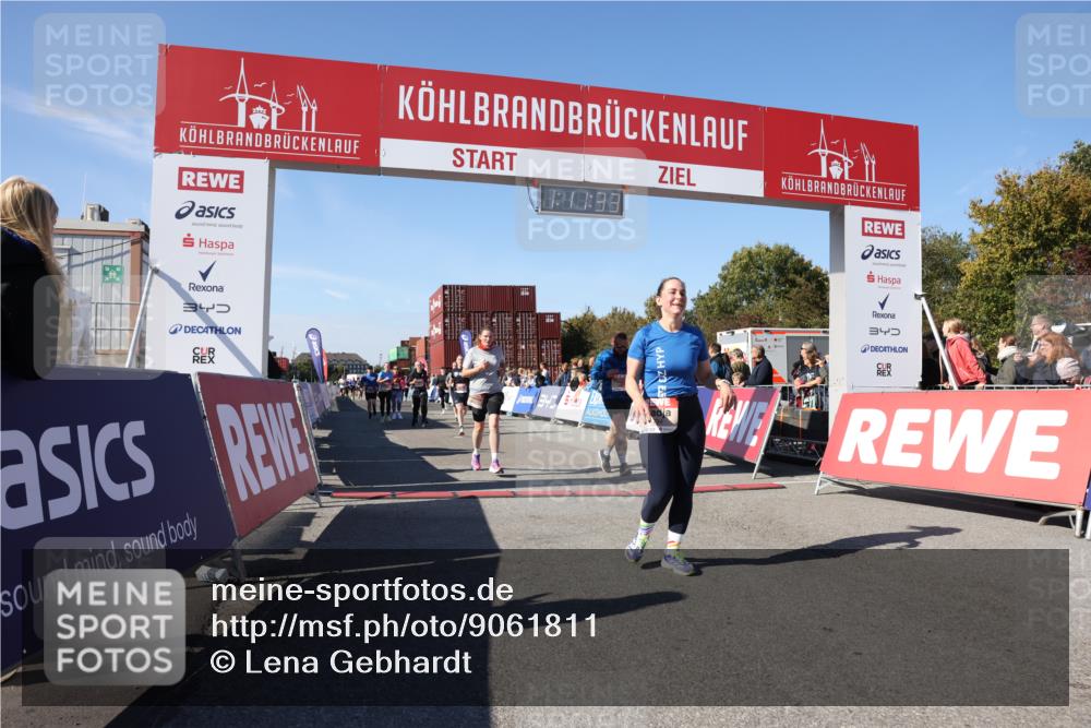03.10.2025 - Köhlbrandbrückenlauf Lena Gebhardt http://msf.ph/oto/9061811 03.10.2025 13:11:34 Ziel 4158, 4315, 4325, 4427, 4501, 4538, 4617, 4777, 4782, 4799, 4845, 4999, 5145, 5794, 5939, 6028, 6217, 6218, 6517, 6563, 6680, 6689, 6690, 6691 meine-sportfotos.de
