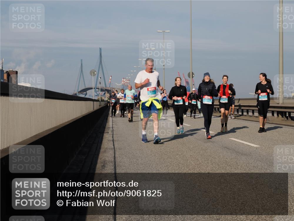03.10.2025 - Köhlbrandbrückenlauf Fabian Wolf http://msf.ph/oto/9061825 03.10.2025 10:05:56 Position 3  meine-sportfotos.de