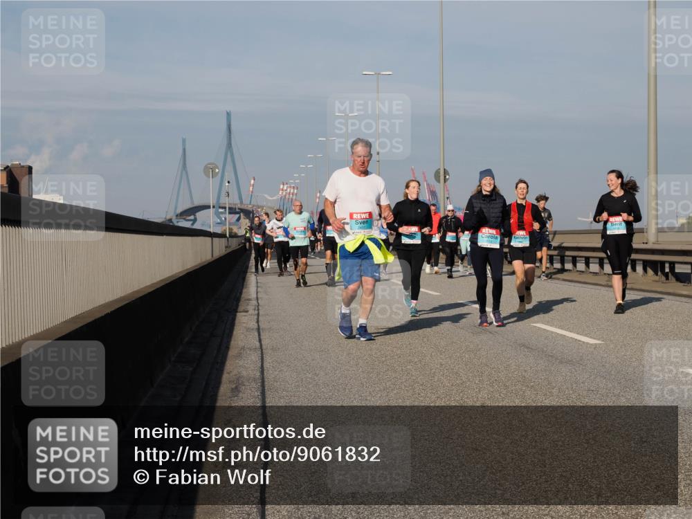 03.10.2025 - Köhlbrandbrückenlauf Fabian Wolf http://msf.ph/oto/9061832 03.10.2025 10:05:57 Position 3 3110 meine-sportfotos.de