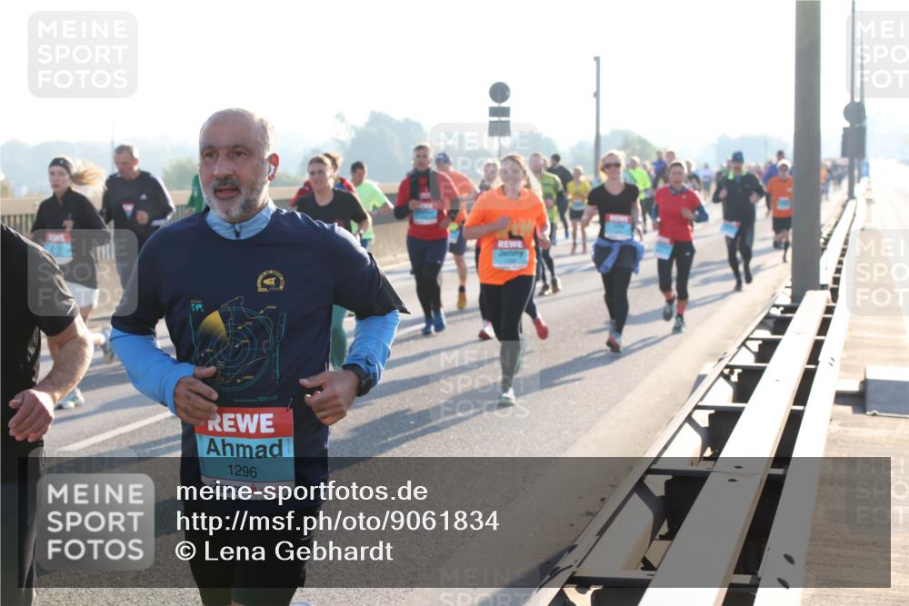 03.10.2025 - Köhlbrandbrückenlauf Lena Gebhardt http://msf.ph/oto/9061834 03.10.2025 09:19:58 Position 1 2024, 1296 meine-sportfotos.de