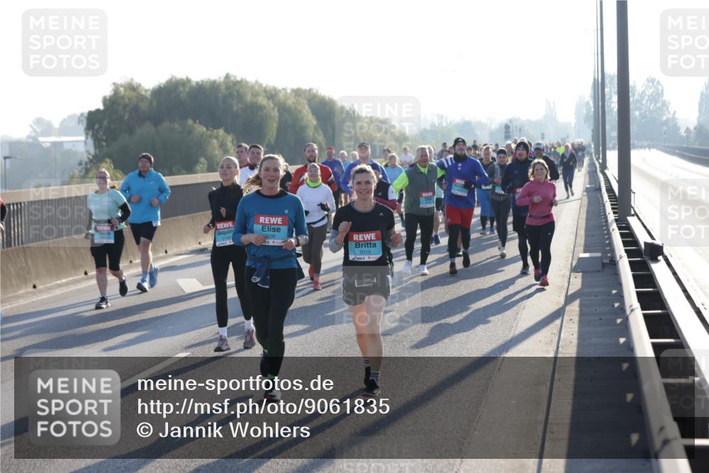 03.10.2025 - Köhlbrandbrückenlauf Jannik Wohlers http://msf.ph/oto/9061835 03.10.2025 09:23:14 Position 3 2149, 2036, 2019 meine-sportfotos.de