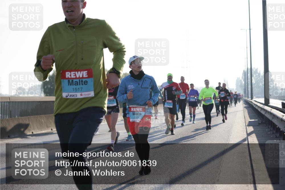 03.10.2025 - Köhlbrandbrückenlauf Jannik Wohlers http://msf.ph/oto/9061839 03.10.2025 09:15:15 Position 3 1517, 1330 meine-sportfotos.de