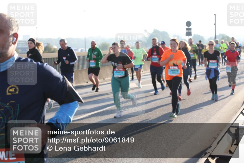 03.10.2025 - Köhlbrandbrückenlauf Lena Gebhardt http://msf.ph/oto/9061849 03.10.2025 09:19:59 Position 1  meine-sportfotos.de