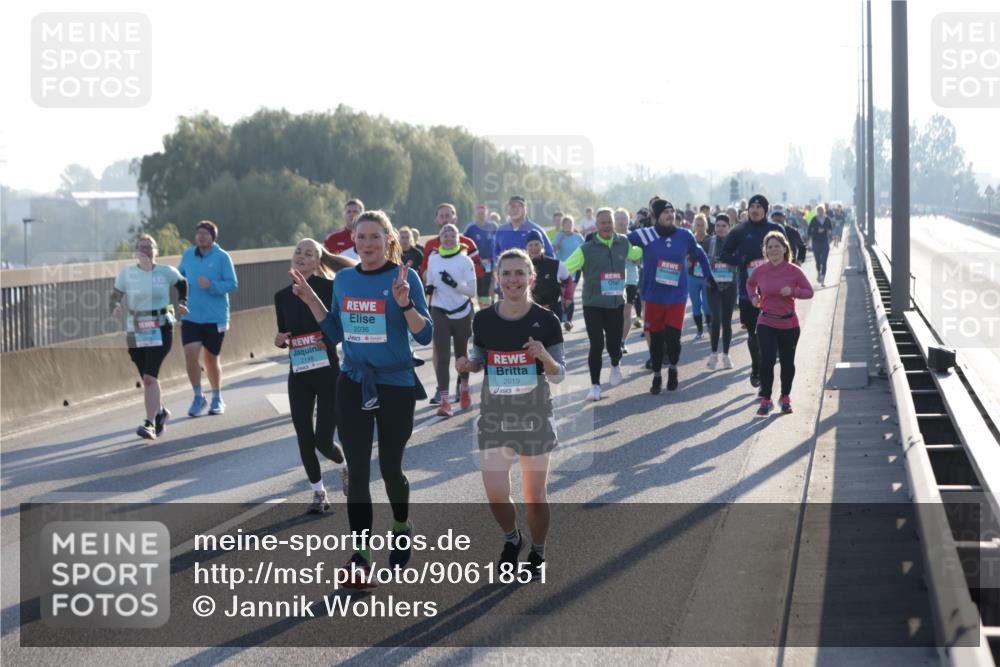 03.10.2025 - Köhlbrandbrückenlauf Jannik Wohlers http://msf.ph/oto/9061851 03.10.2025 09:23:15 Position 3 2149, 2036, 2019 meine-sportfotos.de