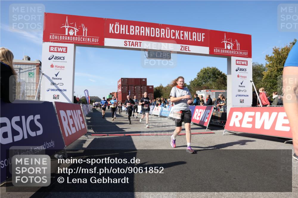 03.10.2025 - Köhlbrandbrückenlauf Lena Gebhardt http://msf.ph/oto/9061852 03.10.2025 13:11:36 Ziel 4158, 4315, 4325, 4427, 4501, 4538, 4568, 4617, 4736, 4777, 4782, 4799, 4845, 4999, 5145, 5794, 5937, 5939, 6028, 6217, 6218, 6517, 6563, 6680, 6689, 6690, 6691 meine-sportfotos.de