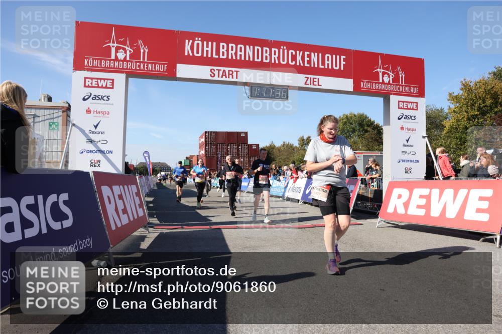 03.10.2025 - Köhlbrandbrückenlauf Lena Gebhardt http://msf.ph/oto/9061860 03.10.2025 13:11:36 Ziel 4158, 4315, 4325, 4427, 4501, 4538, 4568, 4617, 4736, 4777, 4782, 4799, 4845, 4999, 5145, 5794, 5937, 5939, 6028, 6217, 6218, 6517, 6563, 6680, 6689, 6690, 6691 meine-sportfotos.de