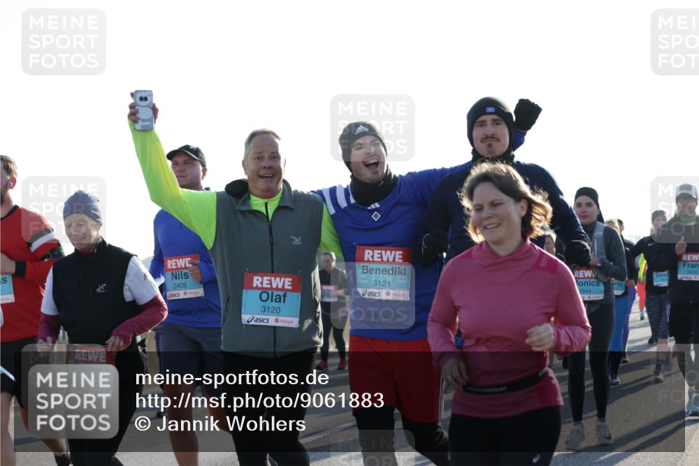 03.10.2025 - Köhlbrandbrückenlauf Jannik Wohlers http://msf.ph/oto/9061883 03.10.2025 09:23:20 Position 3 3001, 2409, 3120, 3121, 2644, 3455 meine-sportfotos.de