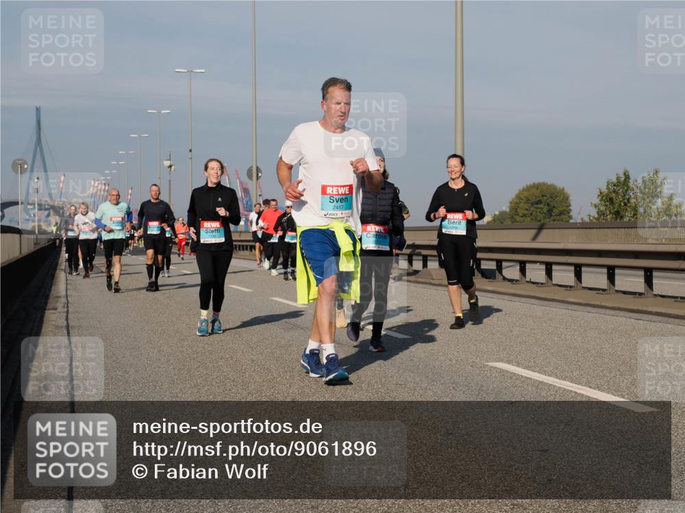 03.10.2025 - Köhlbrandbrückenlauf Fabian Wolf http://msf.ph/oto/9061896 03.10.2025 10:05:58 Position 3 2417, 3110, 1895 meine-sportfotos.de