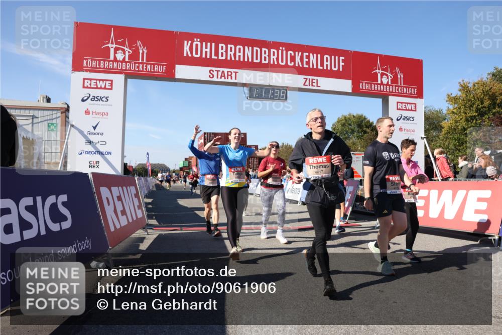 03.10.2025 - Köhlbrandbrückenlauf Lena Gebhardt http://msf.ph/oto/9061906 03.10.2025 13:11:38 Ziel 4158, 4178, 4315, 4325, 4353, 4354, 4427, 4501, 4538, 4568, 4617, 4736, 4777, 4782, 4799, 4845, 5145, 5794, 5866, 5869, 5937, 6217, 6218, 6517, 6563, 6680, 6689, 6690, 6691 meine-sportfotos.de