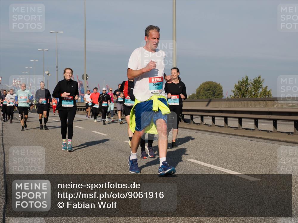 03.10.2025 - Köhlbrandbrückenlauf Fabian Wolf http://msf.ph/oto/9061916 03.10.2025 10:05:59 Position 3 2417, 1895 meine-sportfotos.de