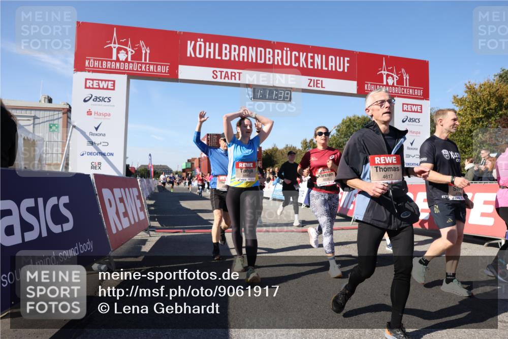03.10.2025 - Köhlbrandbrückenlauf Lena Gebhardt http://msf.ph/oto/9061917 03.10.2025 13:11:39 Ziel 4158, 4178, 4353, 4354, 4427, 4501, 4538, 4568, 4617, 4736, 4777, 4782, 4799, 4845, 5145, 5794, 5866, 5869, 5937, 6217, 6218, 6517, 6563, 6689, 6690, 6691 meine-sportfotos.de