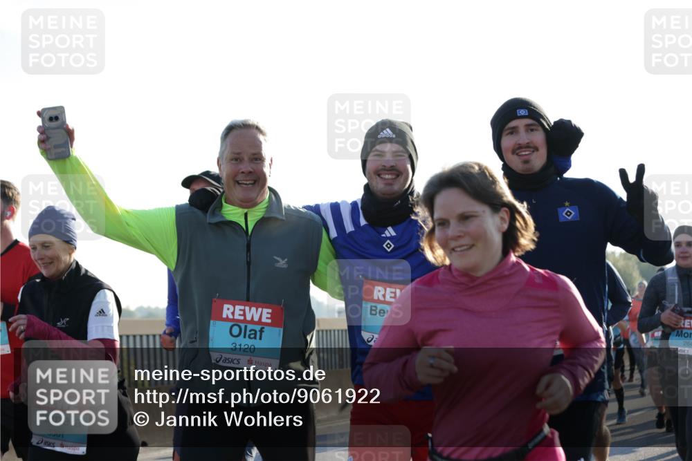 03.10.2025 - Köhlbrandbrückenlauf Jannik Wohlers http://msf.ph/oto/9061922 03.10.2025 09:23:20 Position 3 3001, 3120, 264 meine-sportfotos.de