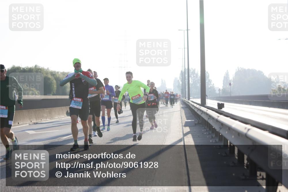 03.10.2025 - Köhlbrandbrückenlauf Jannik Wohlers http://msf.ph/oto/9061928 03.10.2025 09:15:16 Position 3 812, 5, 7 meine-sportfotos.de