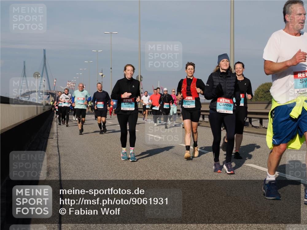 03.10.2025 - Köhlbrandbrückenlauf Fabian Wolf http://msf.ph/oto/9061931 03.10.2025 10:05:59 Position 3 1732, 1440, 3110, 241 meine-sportfotos.de