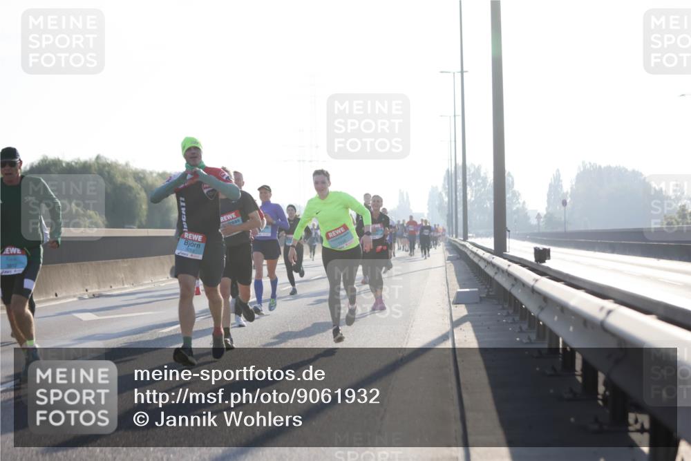 03.10.2025 - Köhlbrandbrückenlauf Jannik Wohlers http://msf.ph/oto/9061932 03.10.2025 09:15:16 Position 3 100, 5, 7 meine-sportfotos.de