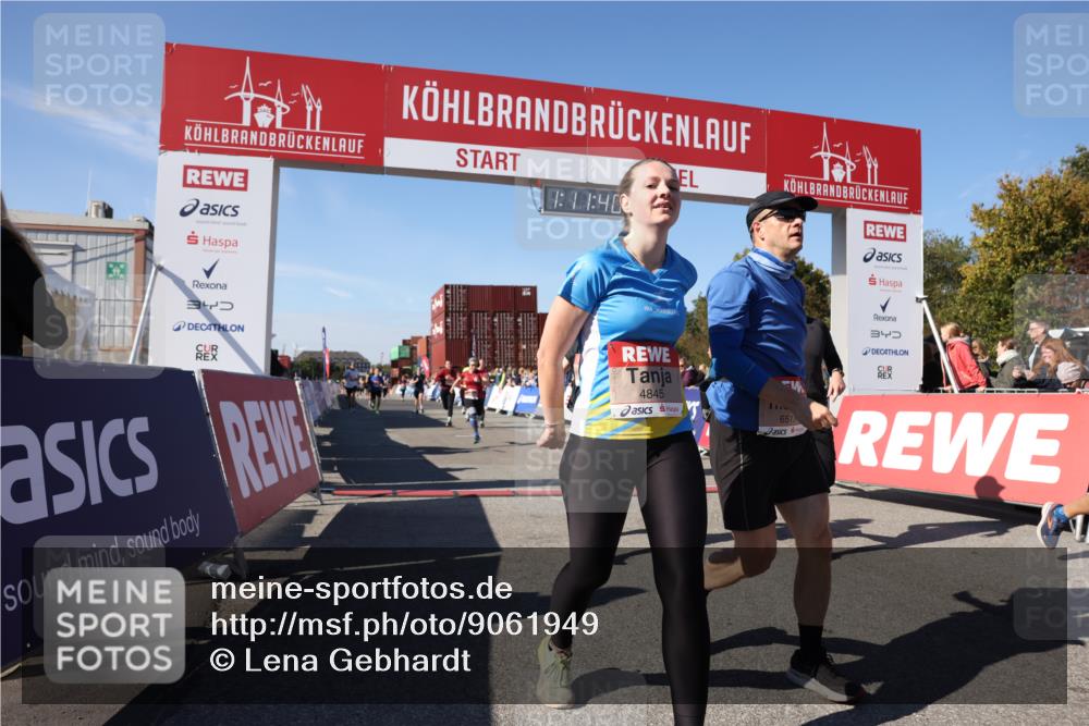 03.10.2025 - Köhlbrandbrückenlauf Lena Gebhardt http://msf.ph/oto/9061949 03.10.2025 13:11:40 Ziel 4158, 4178, 4353, 4354, 4427, 4501, 4538, 4568, 4617, 4736, 4777, 4782, 4799, 4845, 5794, 5866, 5869, 5937, 6217, 6218, 6517, 6563, 6622, 6689, 6690, 6691 meine-sportfotos.de