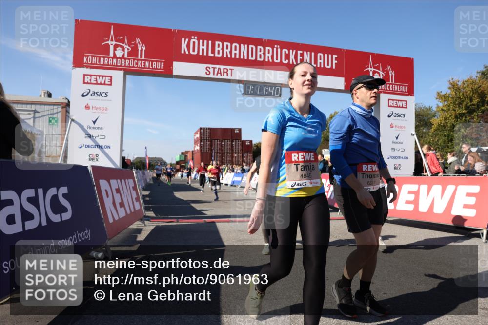 03.10.2025 - Köhlbrandbrückenlauf Lena Gebhardt http://msf.ph/oto/9061963 03.10.2025 13:11:40 Ziel 4158, 4178, 4353, 4354, 4427, 4501, 4538, 4568, 4617, 4736, 4777, 4782, 4799, 4845, 5794, 5866, 5869, 5937, 6217, 6218, 6517, 6563, 6622, 6689, 6690, 6691 meine-sportfotos.de