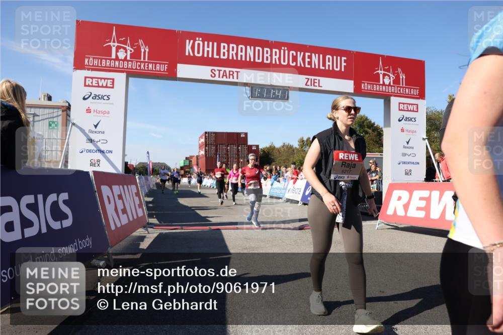 03.10.2025 - Köhlbrandbrückenlauf Lena Gebhardt http://msf.ph/oto/9061971 03.10.2025 13:11:41 Ziel 4158, 4178, 4353, 4354, 4427, 4501, 4538, 4568, 4617, 4736, 4777, 4782, 4799, 4845, 5794, 5866, 5869, 5937, 6217, 6218, 6517, 6622, 6689 meine-sportfotos.de