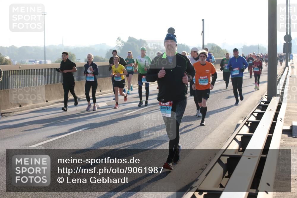 03.10.2025 - Köhlbrandbrückenlauf Lena Gebhardt http://msf.ph/oto/9061987 03.10.2025 09:20:03 Position 1 1876, 1430 meine-sportfotos.de