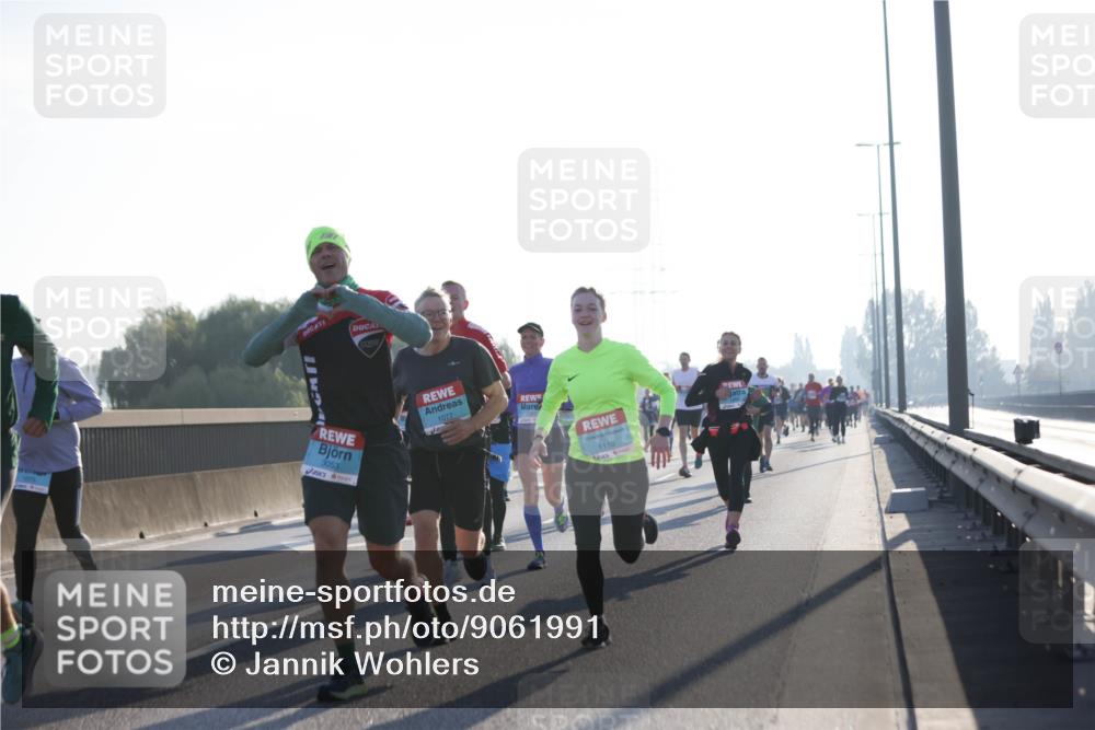 03.10.2025 - Köhlbrandbrückenlauf Jannik Wohlers http://msf.ph/oto/9061991 03.10.2025 09:15:17 Position 3 3053, 1077, 1110 meine-sportfotos.de