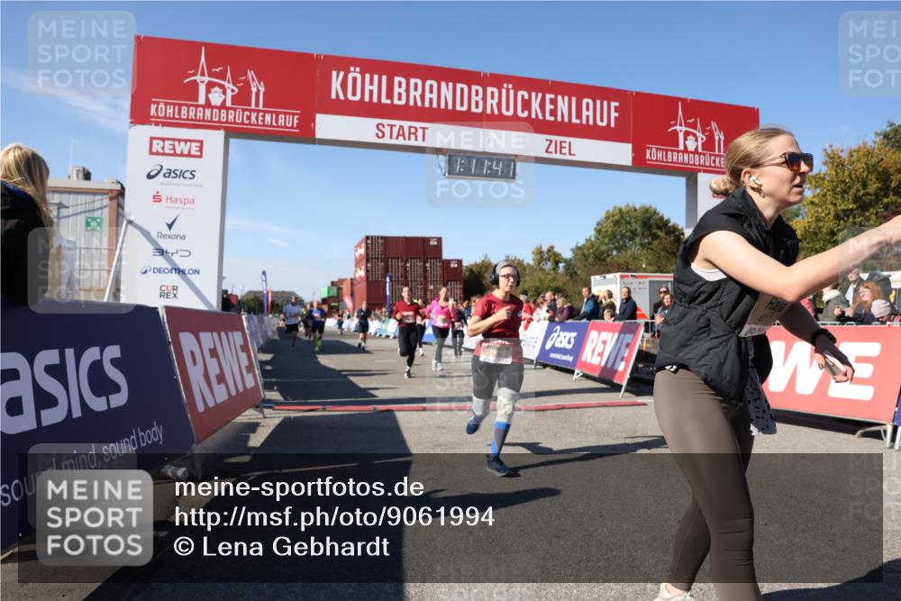 03.10.2025 - Köhlbrandbrückenlauf Lena Gebhardt http://msf.ph/oto/9061994 03.10.2025 13:11:42 Ziel 4158, 4178, 4353, 4354, 4427, 4469, 4501, 4538, 4568, 4617, 4736, 4777, 4782, 4799, 4845, 5866, 5869, 5937, 6217, 6218, 6517, 6622, 6689 meine-sportfotos.de