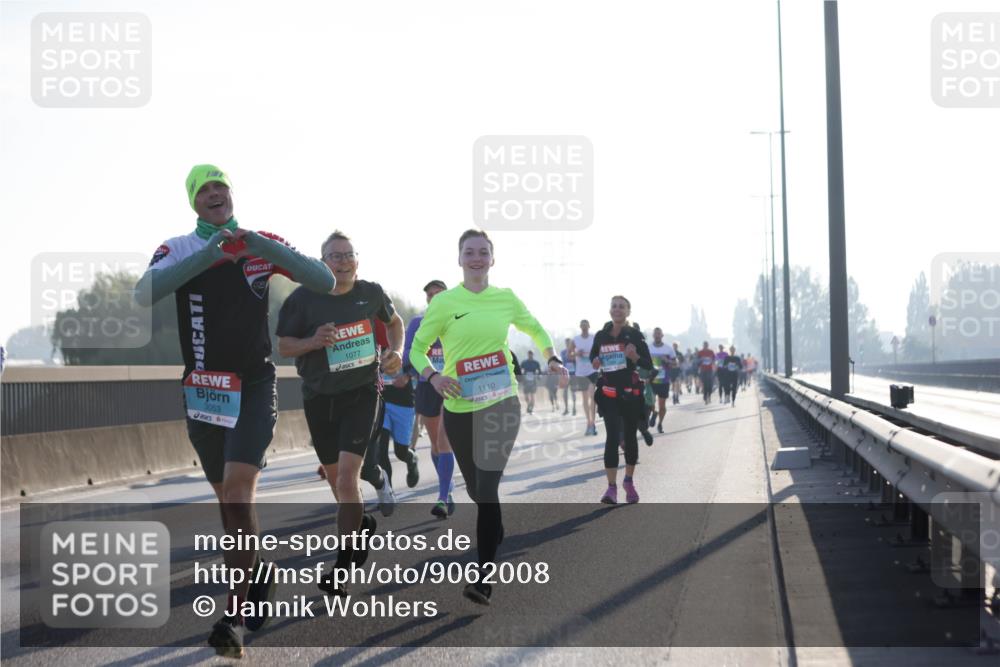 03.10.2025 - Köhlbrandbrückenlauf Jannik Wohlers http://msf.ph/oto/9062008 03.10.2025 09:15:17 Position 3 3053, 1077, 1110 meine-sportfotos.de
