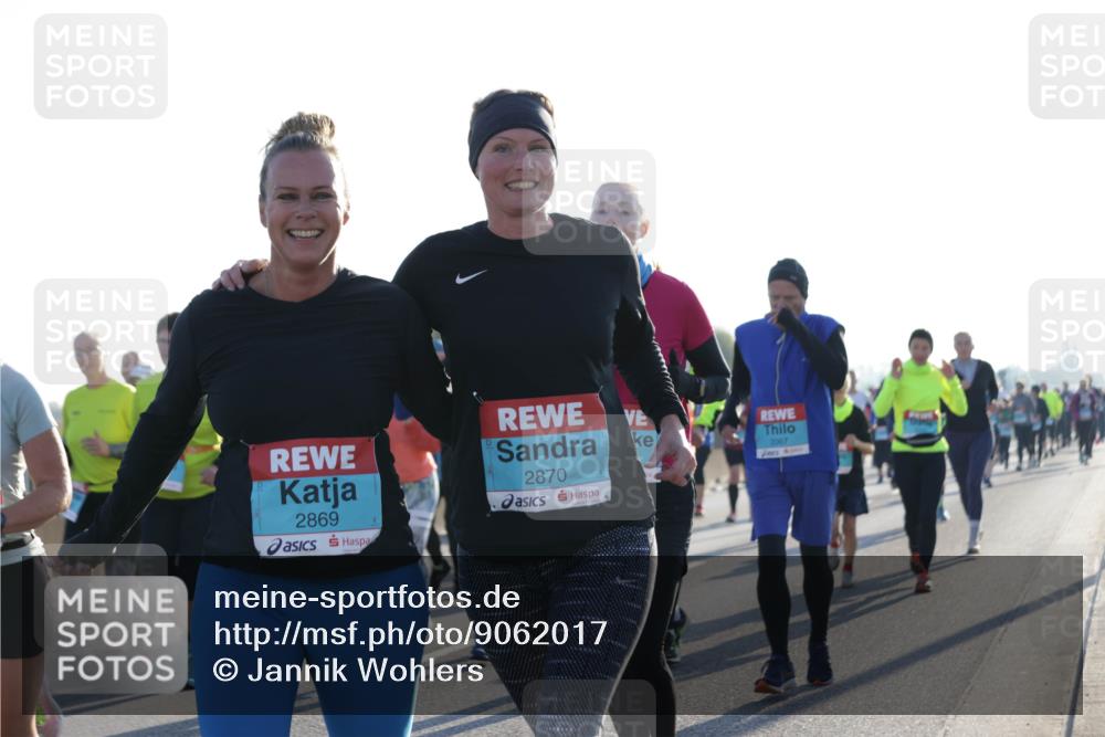 03.10.2025 - Köhlbrandbrückenlauf Jannik Wohlers http://msf.ph/oto/9062017 03.10.2025 09:23:24 Position 3 2869, 2870, 2067 meine-sportfotos.de