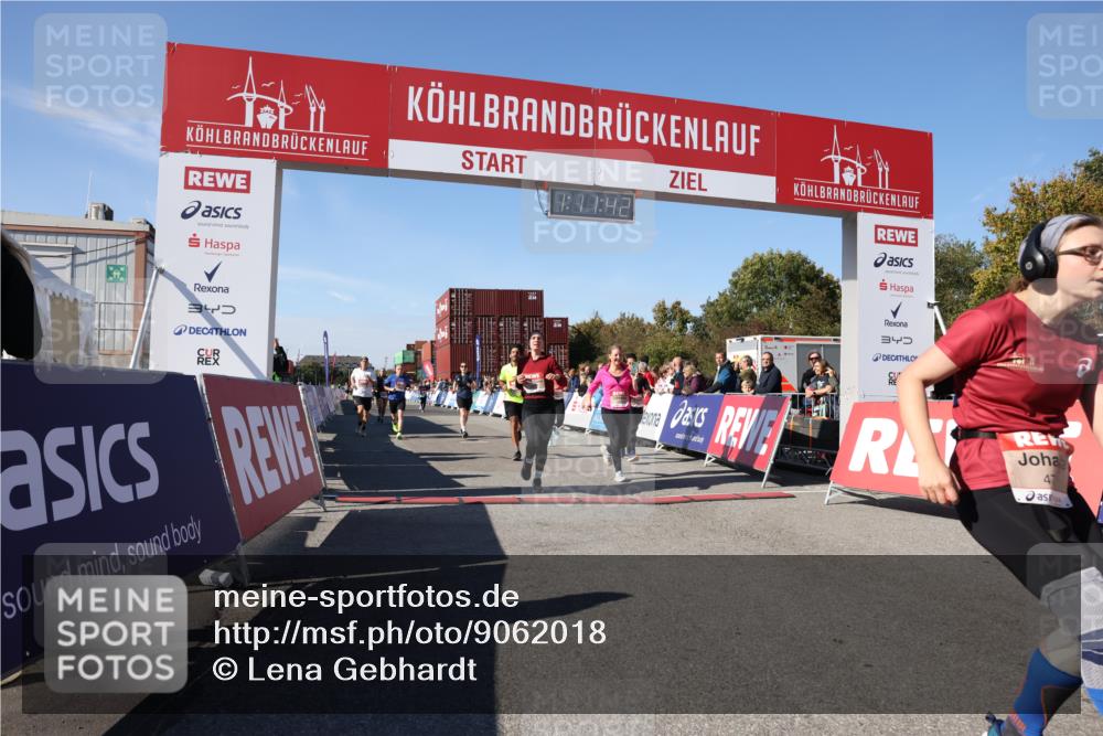 03.10.2025 - Köhlbrandbrückenlauf Lena Gebhardt http://msf.ph/oto/9062018 03.10.2025 13:11:43 Ziel 4158, 4178, 4353, 4354, 4427, 4469, 4501, 4538, 4568, 4617, 4736, 4777, 4782, 4799, 4845, 5097, 5866, 5869, 5937, 6217, 6218, 6517, 6622, 6689 meine-sportfotos.de